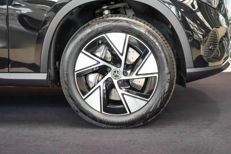 Mercedes-Benz GLC 300 din 2023 cu 17.572 km - oferta MER175518 - foto 2