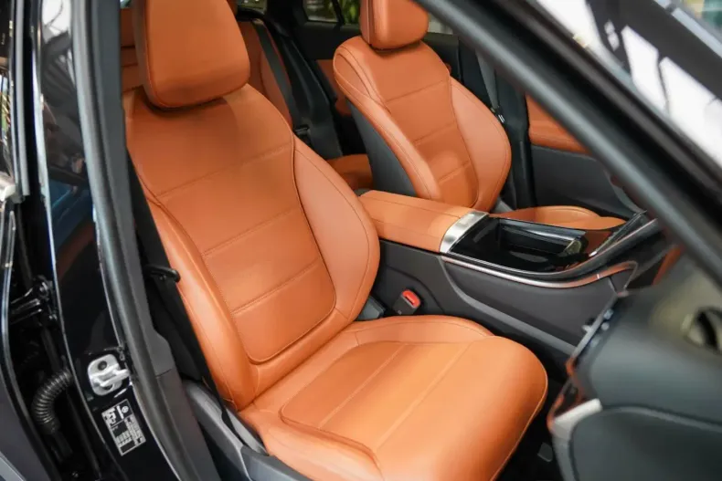 Mercedes-Benz GLC 300 din 2023 cu 17.572 km - oferta MER175518 - foto 12