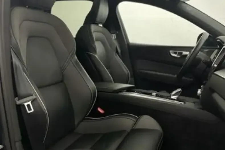 Volvo XC60 din 2022 cu 67.082 km - oferta VOL175529 - foto 8