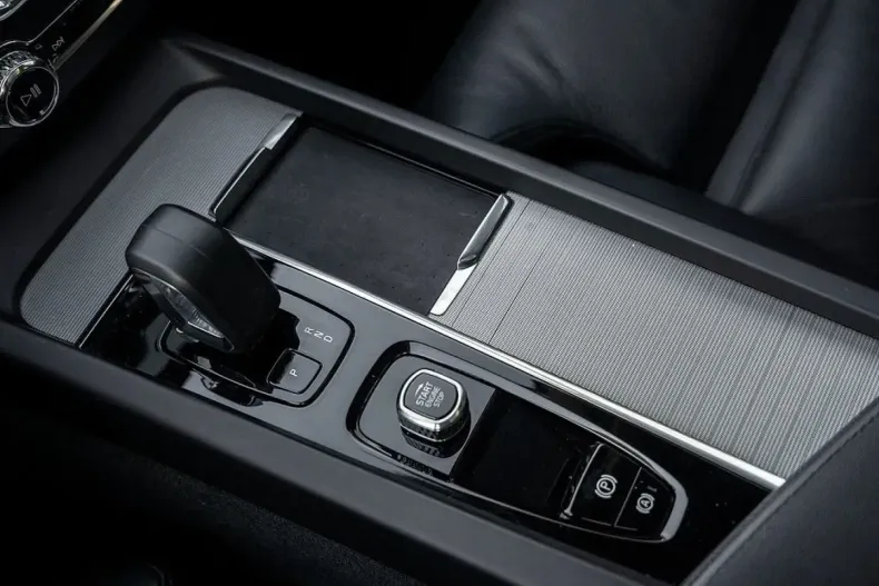 Volvo XC60 din 2022 cu 86.800 km - oferta VOL175542 - foto 17