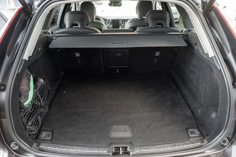 Volvo XC60 din 2022 cu 86.800 km - oferta VOL175542 - foto 24