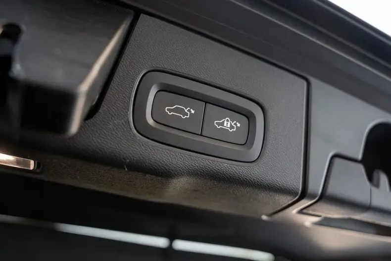 Volvo XC60 din 2022 cu 86.800 km - oferta VOL175542 - foto 27