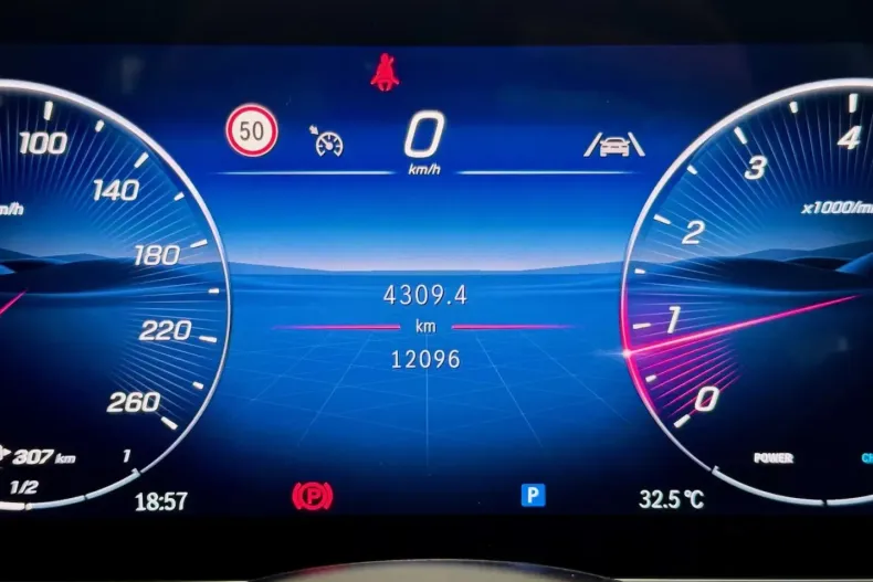 Mercedes-Benz GLC 300 din 2024 cu 12.100 km - oferta MER175543 - foto 7