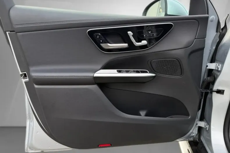 Mercedes-Benz GLC 300 din 2024 cu 17.600 km - oferta MER175545 - foto 12