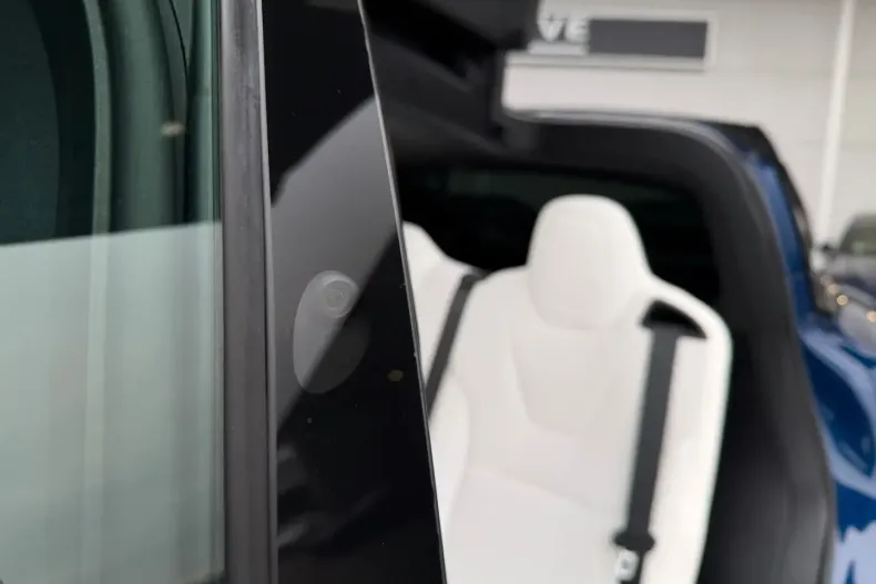 Tesla Model X din 2023 cu 43.999 km - oferta TES175563 - foto 2