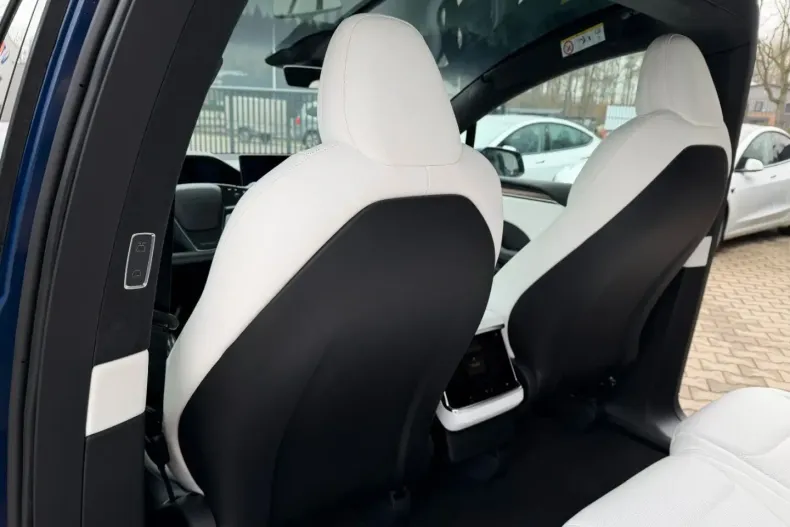 Tesla Model X din 2023 cu 43.999 km - oferta TES175563 - foto 3