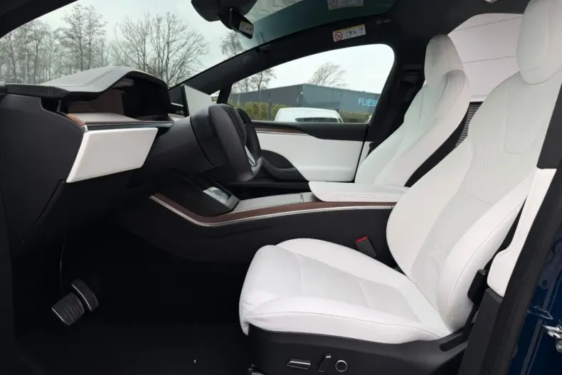 Tesla Model X din 2023 cu 43.999 km - oferta TES175563 - foto 4