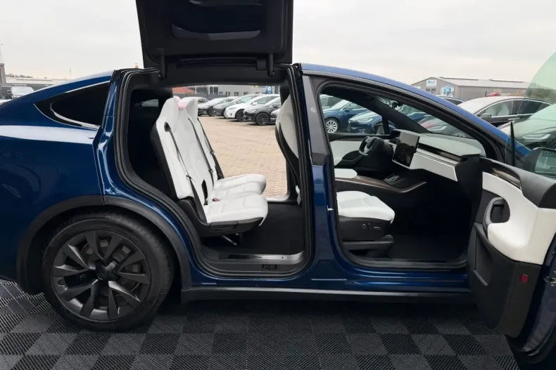 Tesla Model X din 2023 cu 43.999 km - oferta TES175563 - foto 10
