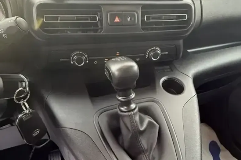 Toyota Proace City din 2024 cu 19.300 km - oferta TOY175567 - foto 12