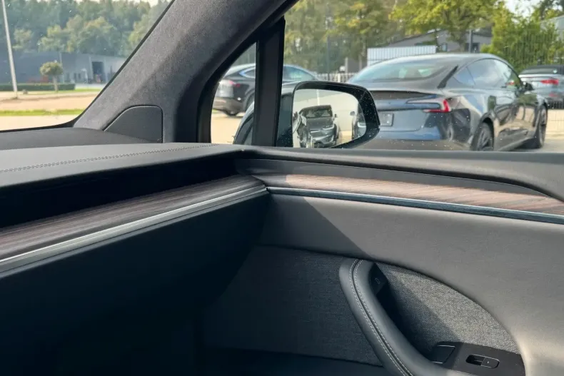 Tesla Model X din 2023 cu 70.010 km - oferta TES175568 - foto 26