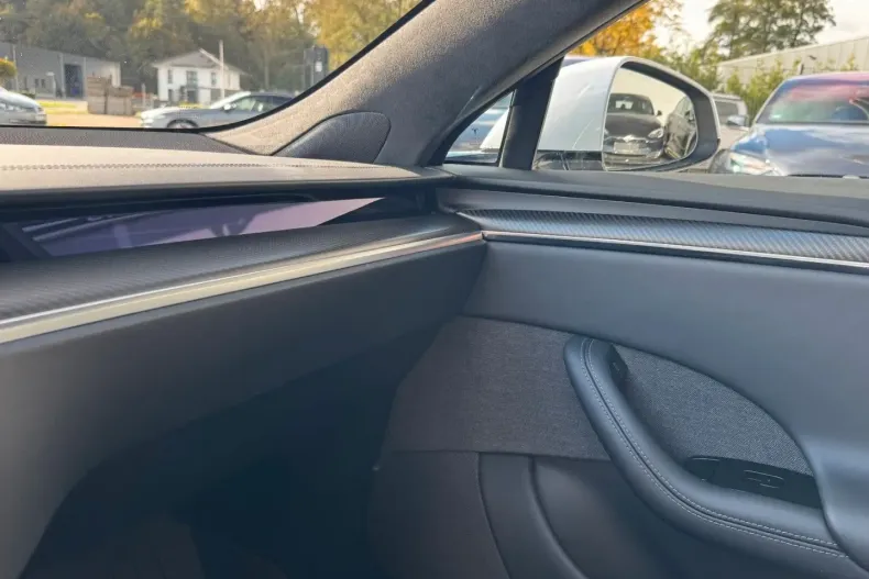 Tesla Model S din 2022 cu 70.666 km - oferta TES175583 - foto 22