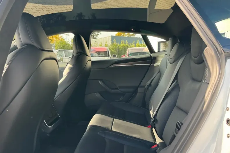 Tesla Model S din 2022 cu 70.666 km - oferta TES175583 - foto 35