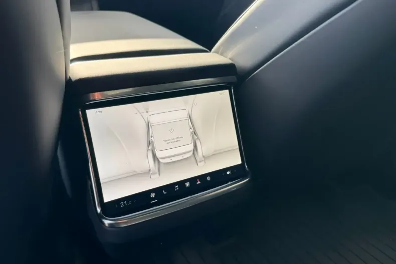 Tesla Model S din 2022 cu 70.666 km - oferta TES175583 - foto 36