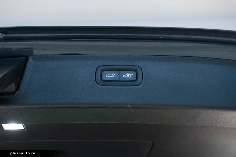 Volvo XC90 din 2021 cu 129.700 km - oferta VOL175588 - foto 34