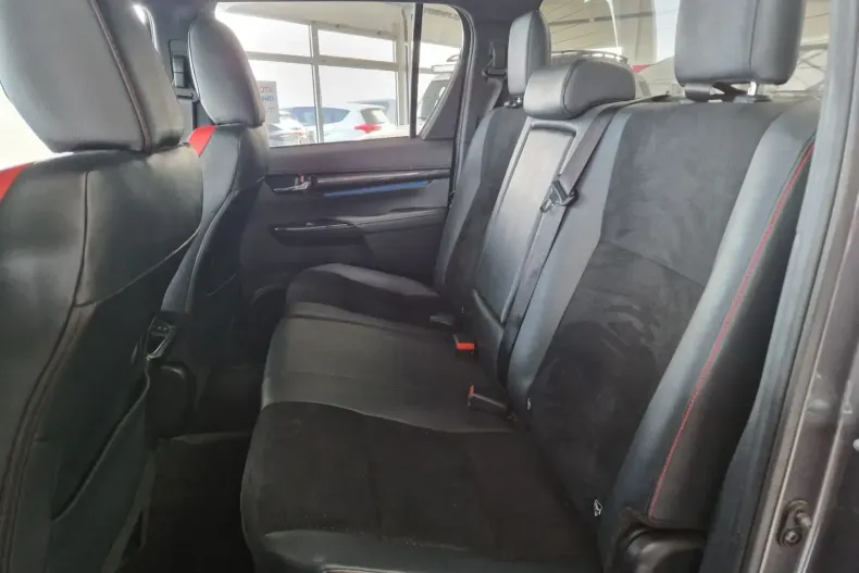 Toyota Hilux din 2023 cu 65.422 km - oferta TOY175608 - foto 13