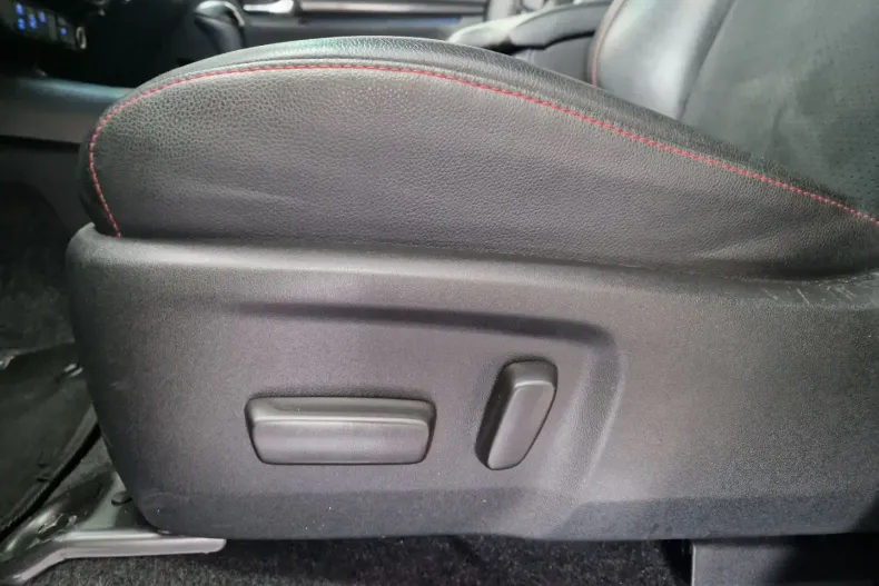 Toyota Hilux din 2023 cu 65.422 km - oferta TOY175608 - foto 16