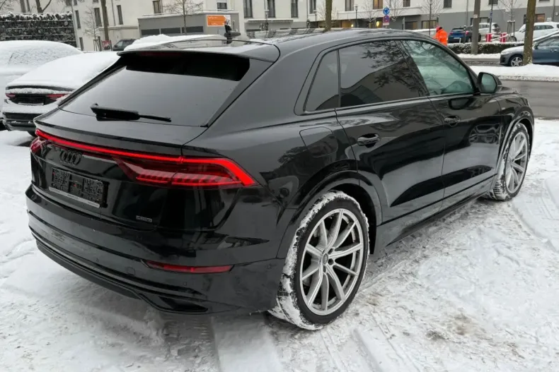 Audi Q8 din 2022 cu 79.490 km - oferta AUD175612 - foto 3