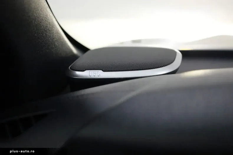 Toyota Hilux din 2024 cu 50.975 km - oferta TOY175621 - foto 21