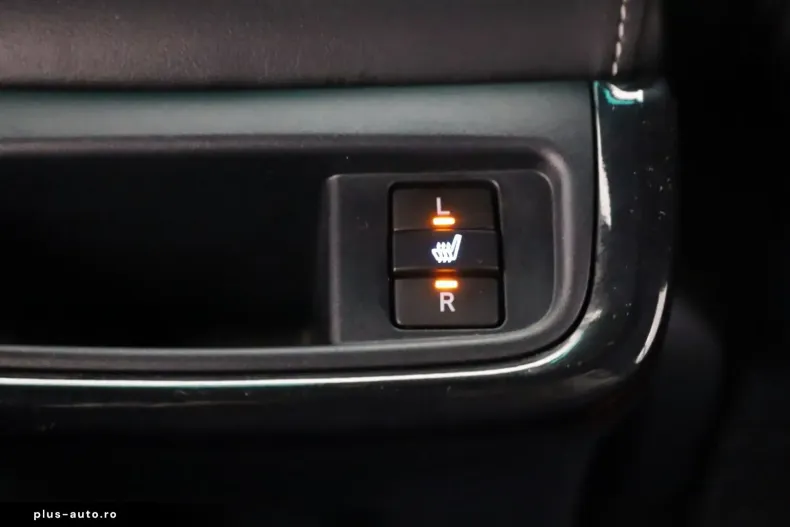 Toyota Hilux din 2023 cu 34.170 km - oferta TOY175623 - foto 20