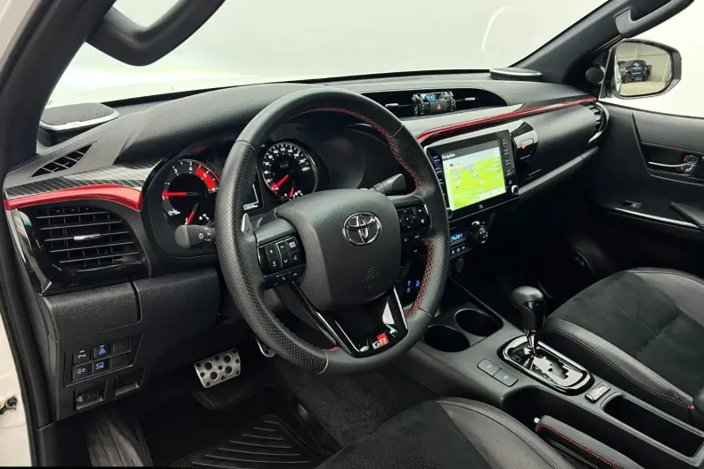 Toyota Hilux din 2024 cu 23.000 km - oferta TOY175624 - foto 9