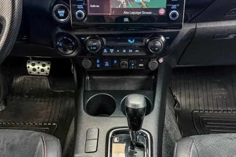 Toyota Hilux din 2024 cu 45.000 km - oferta TOY175626 - foto 12