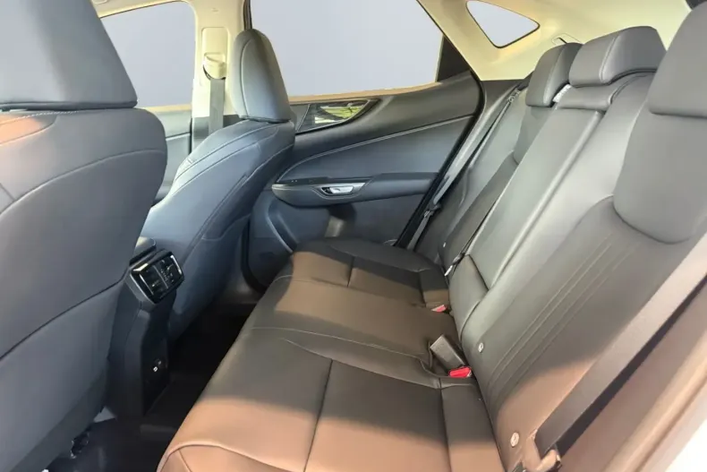 Lexus NX 450h din 2025 cu 8.195 km - oferta LEX175636 - foto 16