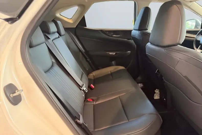 Lexus NX 450h din 2025 cu 8.195 km - oferta LEX175636 - foto 19