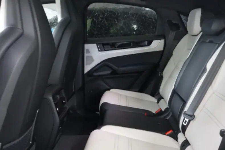 Porsche Cayenne din 2026 cu 100 km - oferta POR175651 - foto 11