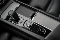 Volvo XC60 din 2022 cu 73.300 km - oferta VOL175653 - foto 19