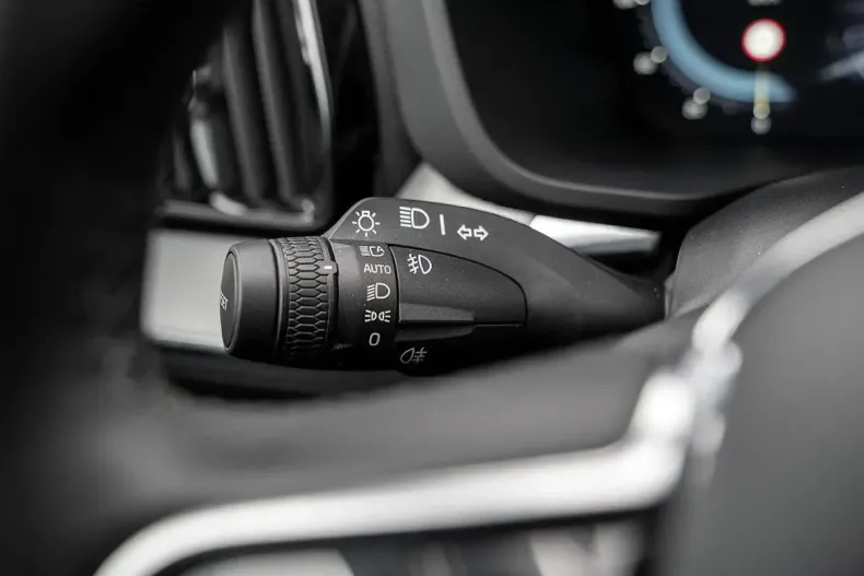 Volvo XC60 din 2022 cu 73.300 km - oferta VOL175653 - foto 23