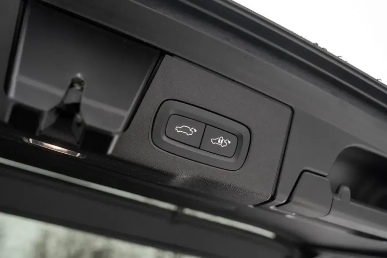 Volvo XC60 din 2022 cu 73.300 km - oferta VOL175653 - foto 28