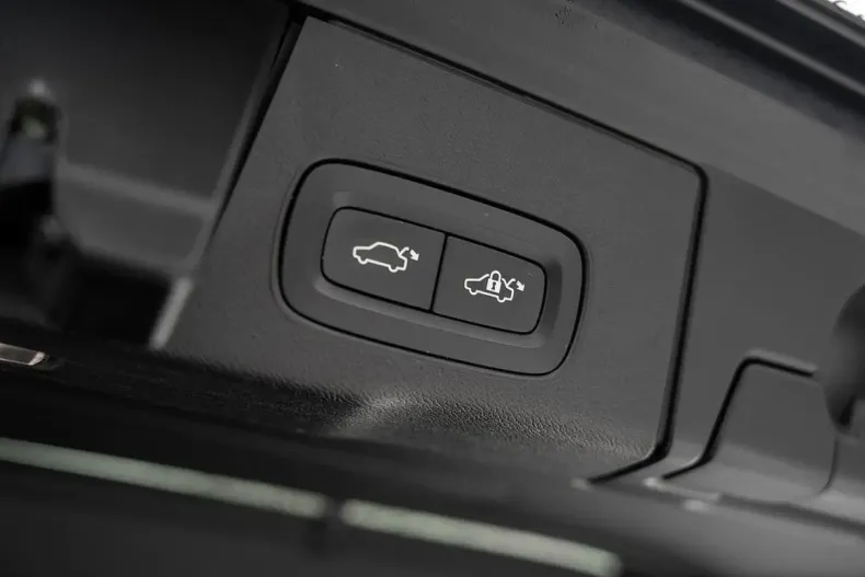 Volvo XC60 din 2022 cu 73.300 km - oferta VOL175653 - foto 30