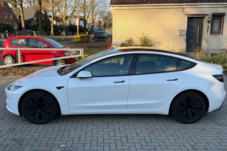 Tesla Model 3 din 2023 cu 47.000 km - oferta TES175671 - foto 4