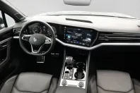 Volkswagen Touareg din 2022 cu 71.783 km - oferta VOL175694 - foto 4