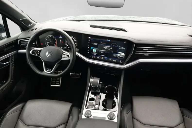 Volkswagen Touareg din 2022 cu 71.783 km - oferta VOL175694 - foto 4