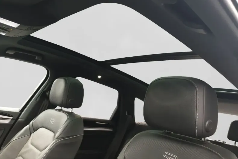 Volkswagen Touareg din 2022 cu 71.783 km - oferta VOL175694 - foto 5