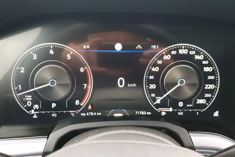 Volkswagen Touareg din 2022 cu 71.783 km - oferta VOL175694 - foto 10