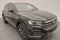Volkswagen Touareg din 2022 cu 65.000 km - oferta VOL175698 - foto 1