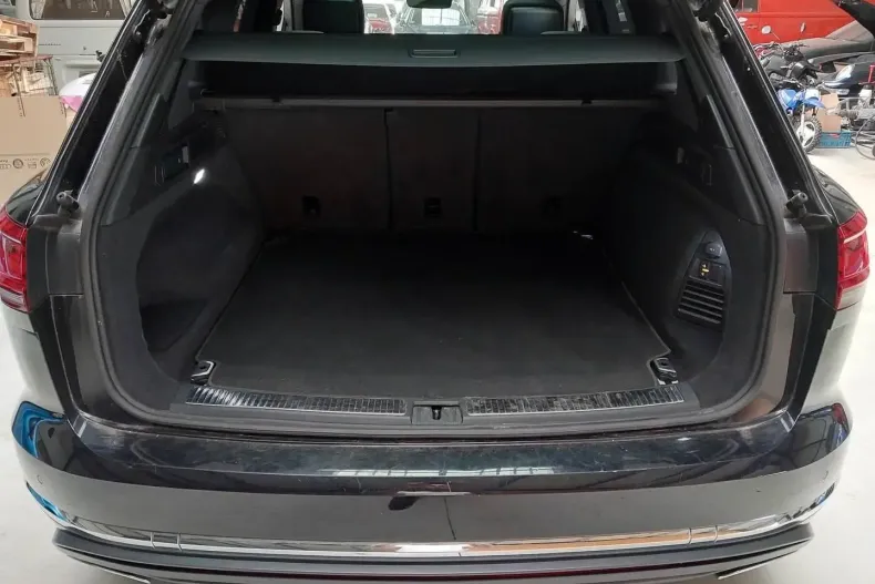 Volkswagen Touareg din 2022 cu 65.000 km - oferta VOL175698 - foto 9