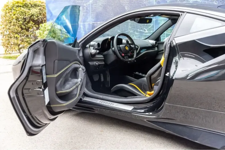 Ferrari F8 din 2021 cu 3.000 km - oferta FER175713 - foto 9