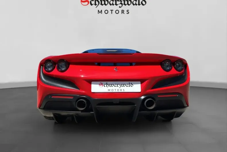 Ferrari F8 din 2021 cu 8.783 km - oferta FER175715 - foto 5