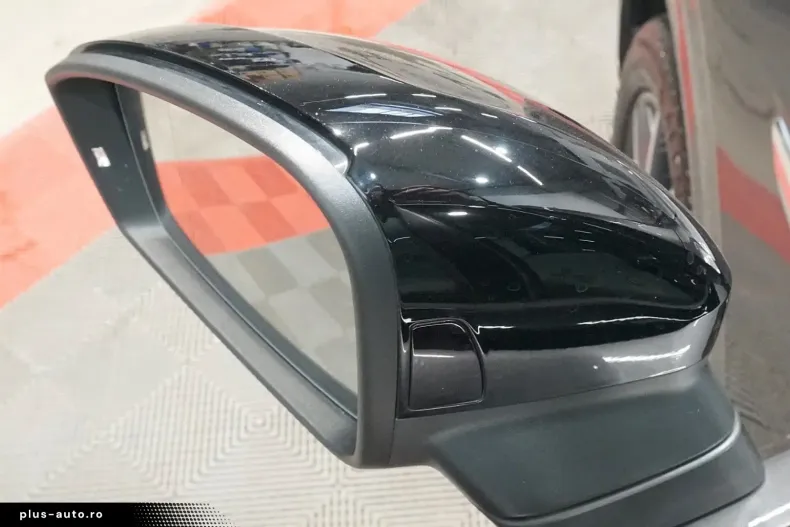 Volkswagen Touareg din 2022 cu 67.435 km - oferta VOL175717 - foto 8