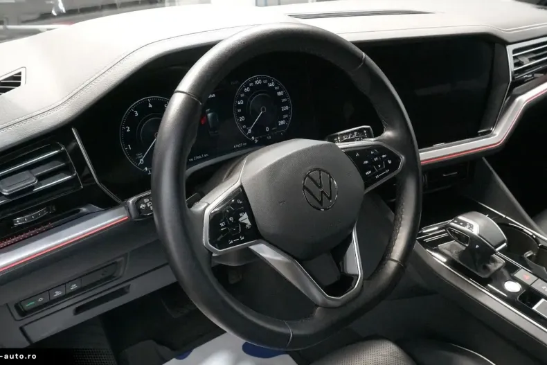 Volkswagen Touareg din 2022 cu 67.435 km - oferta VOL175717 - foto 13