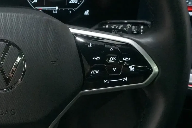 Volkswagen Touareg din 2022 cu 67.435 km - oferta VOL175717 - foto 15