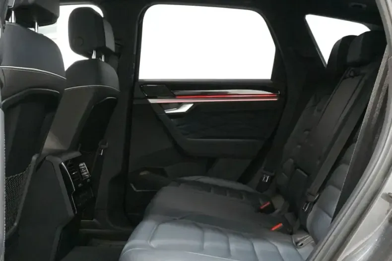 Volkswagen Touareg din 2022 cu 67.435 km - oferta VOL175717 - foto 21