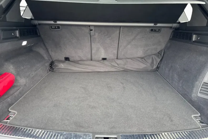 Volkswagen Touareg din 2022 cu 56.990 km - oferta VOL175723 - foto 8