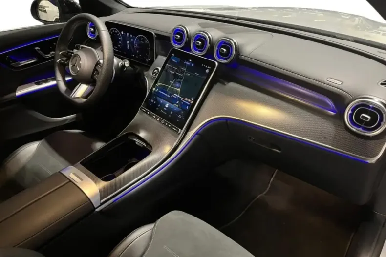 Mercedes-Benz GLC 300 din 2025 cu 4.201 km - oferta MER175728 - foto 3