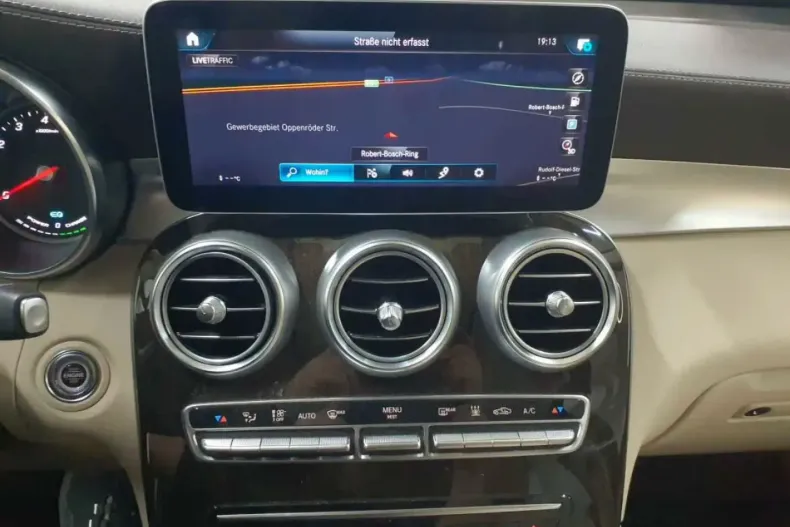 Mercedes-Benz GLC 300 din 2022 cu 62.352 km - oferta MER175733 - foto 7