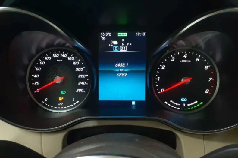 Mercedes-Benz GLC 300 din 2022 cu 62.352 km - oferta MER175733 - foto 16