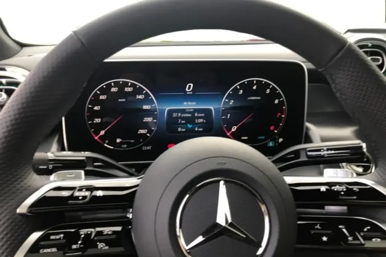 Mercedes-Benz GLC 300 din 2024 cu 17.061 km - oferta MER175745 - foto 9